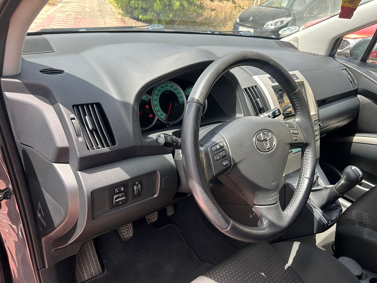 TOYOTA COROLLA VERSO 2.2 D4D SPANISH LHD IN SPAIN 91000 MILES 7 SEATS SUPERB 2008